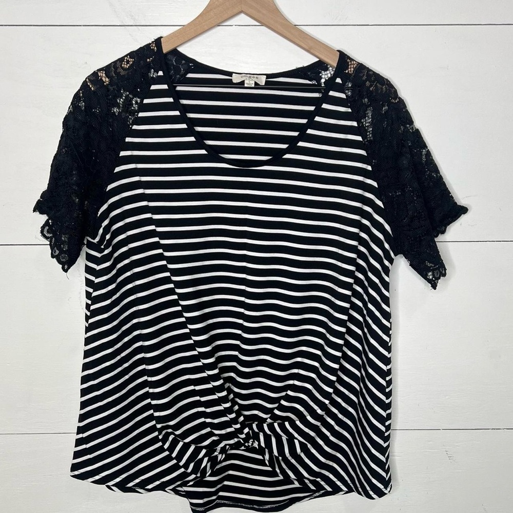 Umgee • Black & White Stripe Twist Front Lace Short Sleeve Blouse Size Large